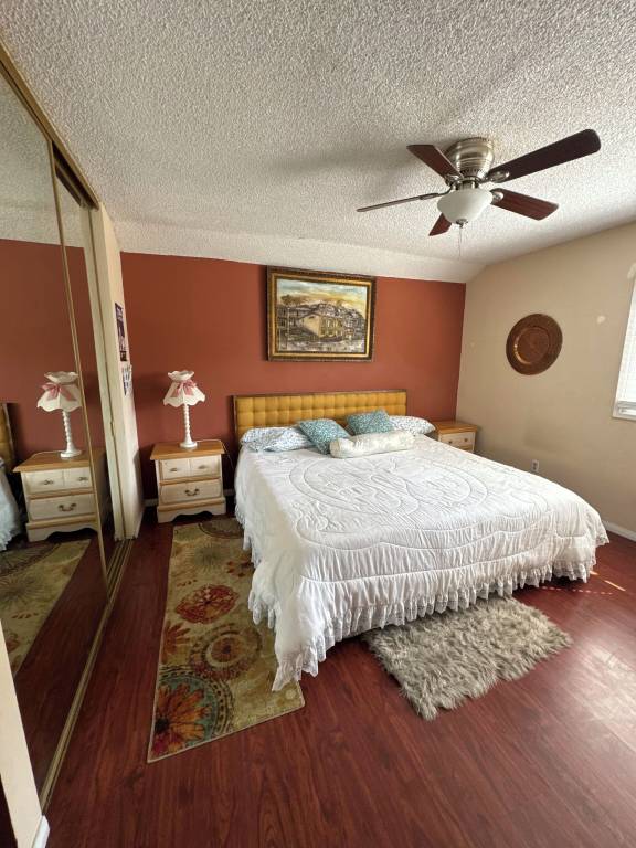 House Santa Clarita