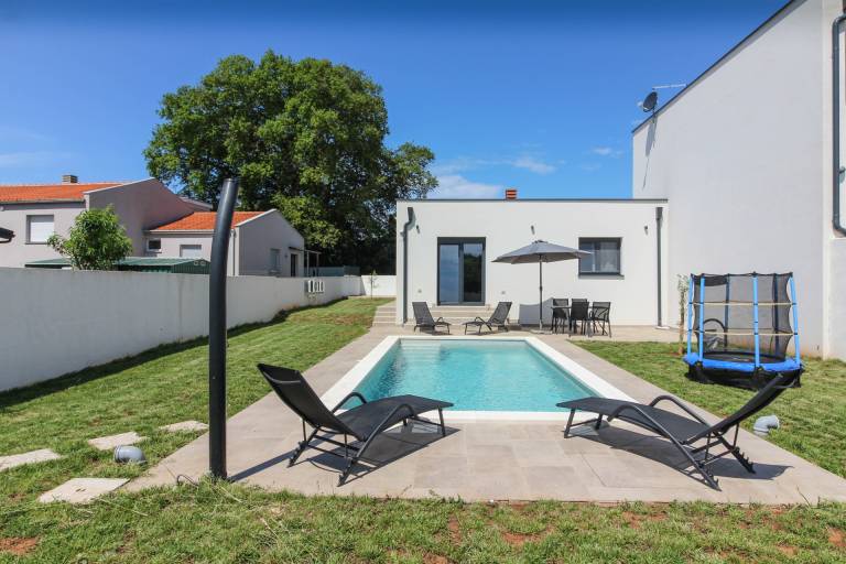 Fully equipped villa with terrace, pool & BBQ | Pets are welcome — photo 5