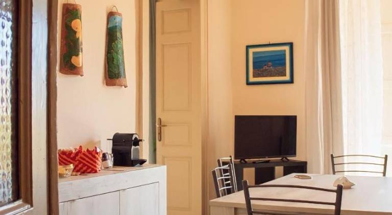 Rental apartment with 2 rooms for 6 persons — photo 2
