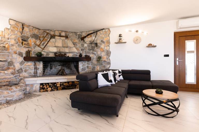 Two bedroom house with terrace and sea view Supetar, Brač (K-15280) — photo 3