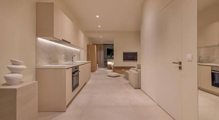 Natural Harmony, Luxury Studio Oasis & Hot Tub in Rhodes
