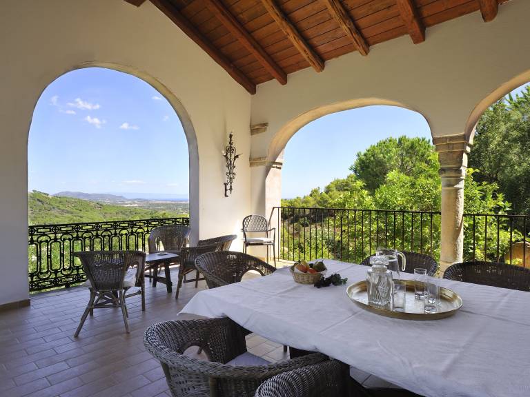 Villa with pool, yard & fast internet | Beach view | Perfect for remote work — photo 3
