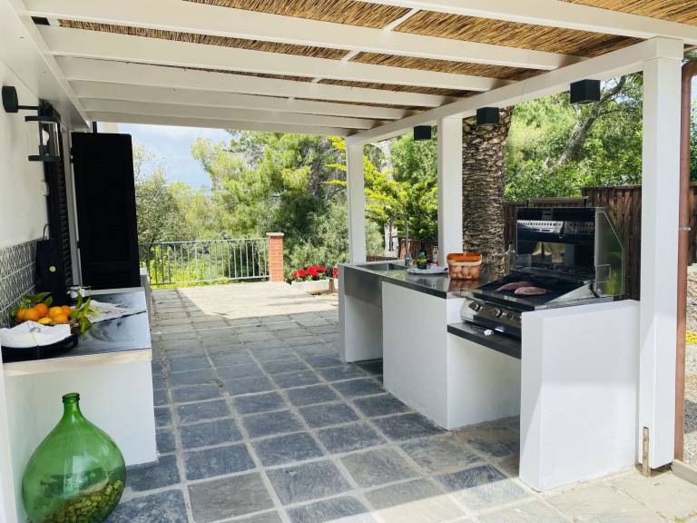 Family-friendly big house with terrace, private pool & barbeque | Next to the beach | Perfect for remote work | Pet-friendly — photo 5