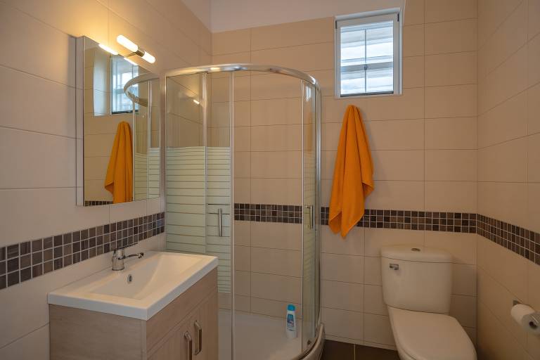 Child-friendly holiday apartment with BBQ & garden | Mountain view | Beach nearby | Pet-friendly — photo 4