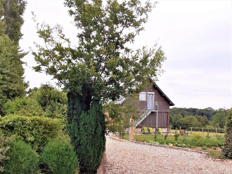 Pleasant gite with terrace, yard & grill | Dogs allowed in Rouen