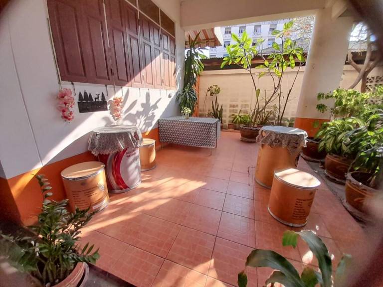 Apartment with garden — photo 3