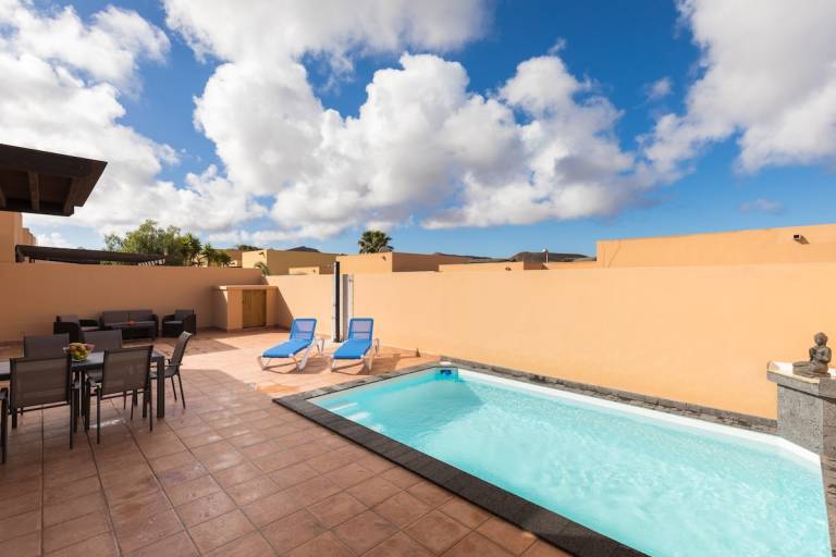 Villa  La Oliva