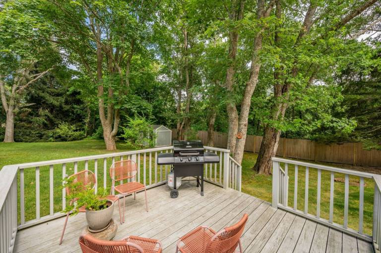 Family-oriented house with barbeque & patio | Perfect for remote work | Pets are welcome — photo 4