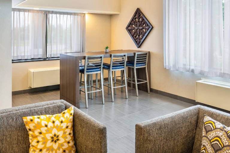 Comfort Inn East — photo 5