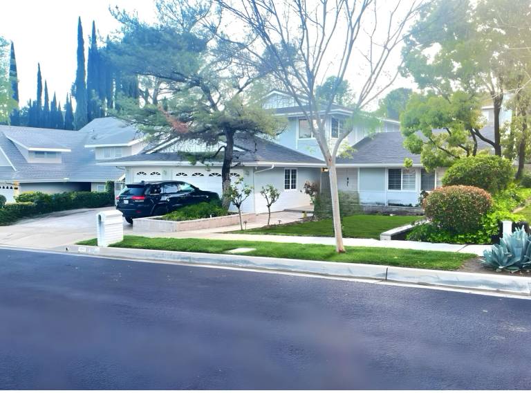 House  Woodland Hills