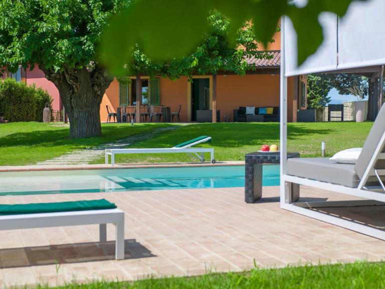 House with grill, private pool & yard — photo 3