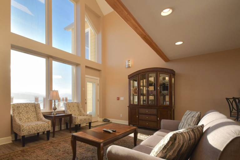 Condo  Halibut Cove