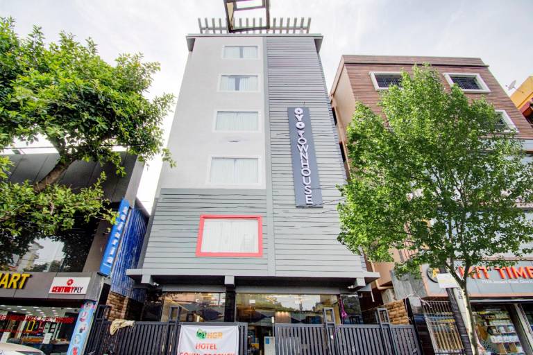 Super Townhouse OAK Seventy Seven