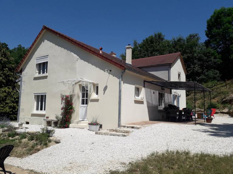 Cottage with grill in Dijon