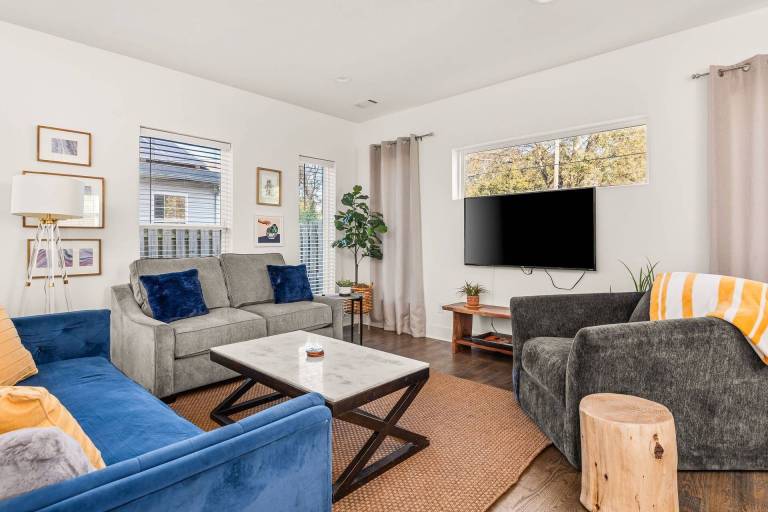 Condo  Maxwell Heights