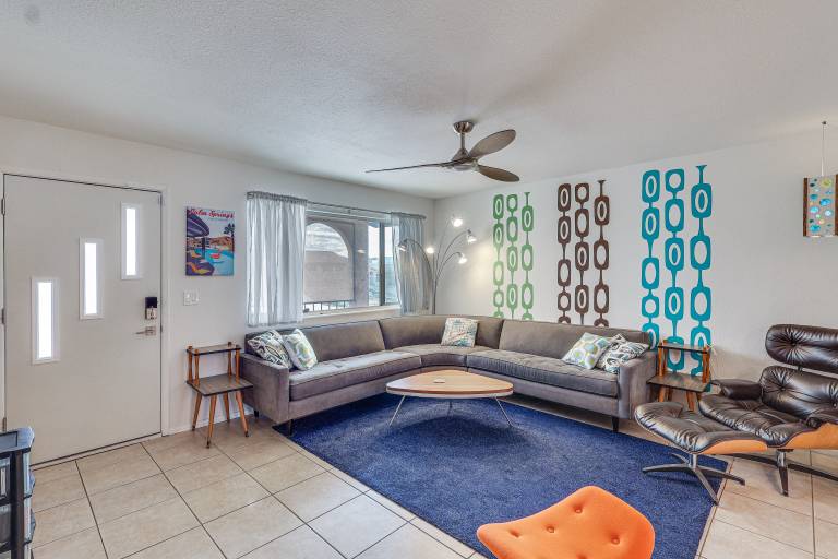 Pool & Patio! Mod Desert Digs Near Lake Havasu — photo 4
