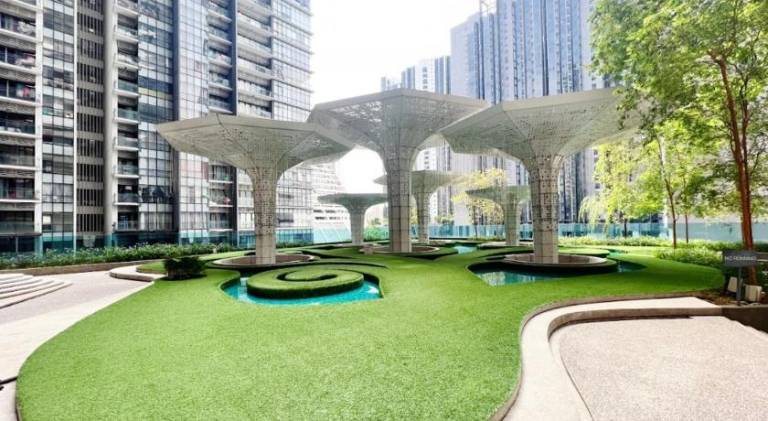 Apartment with pool — photo 4