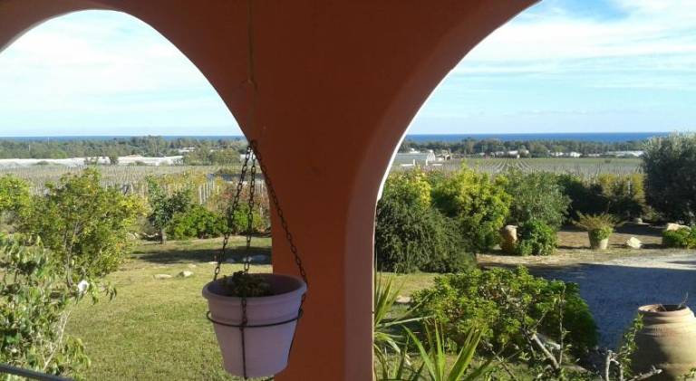 Apartment with garden, terrace & barbeque — photo 4
