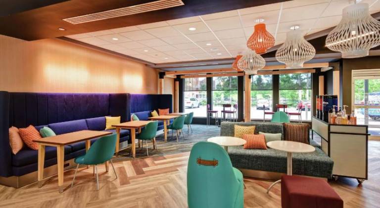 Tru by Hilton Raleigh Durham Airport — photo 3