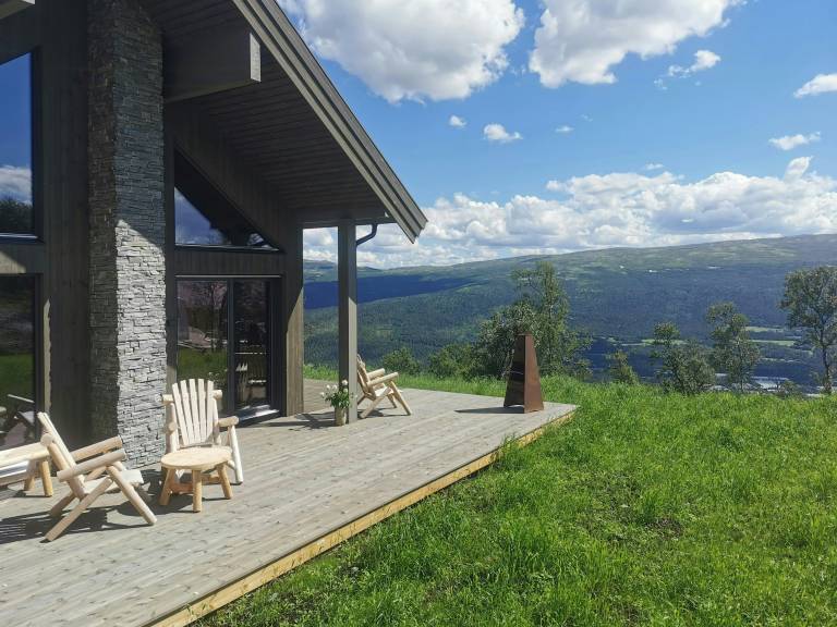 Children-friendly lovely vacation home with garden, patio & sauna | Good for workation | Pet-friendly in Oppdal