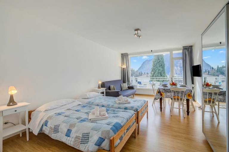 Family-oriented studio with terrace | Lake view | Beach nearby | Dogs allowed — photo 4