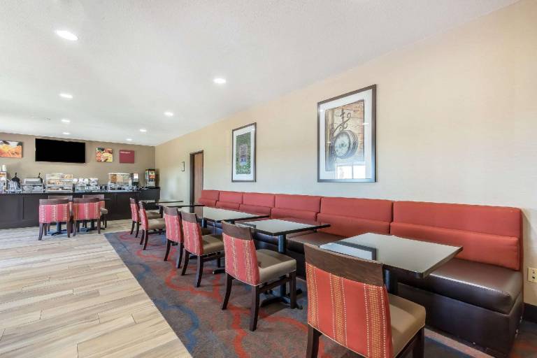 Comfort Suites St Charles-St Louis — photo 5