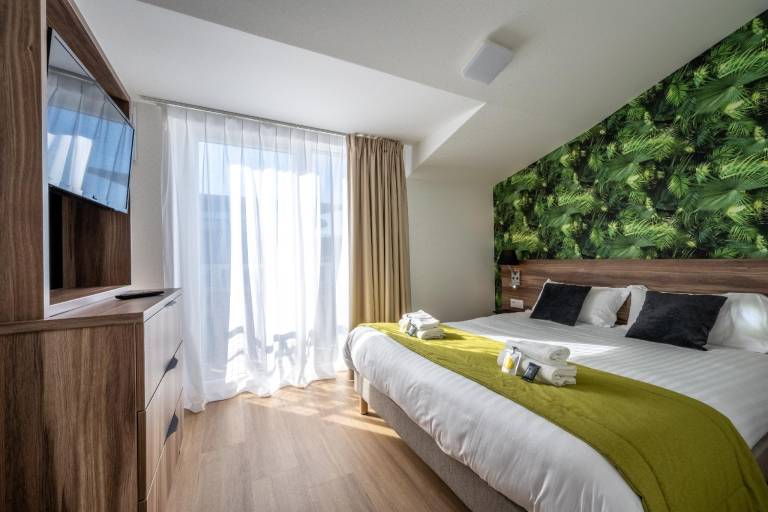 Serviced apartment with terrace, garden & jacuzzi — photo 2