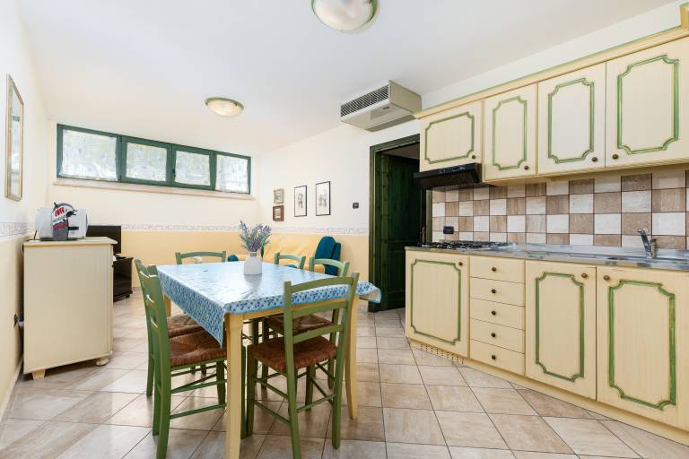 Rental apartment with barbecue, patio & garden — photo 5