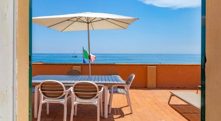 Vacation home with patio in Finale Ligure