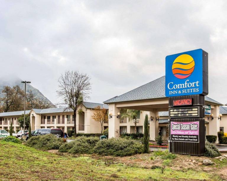 Comfort Inn & Suites Sequoia Kings Canyon in Three Rivers, CA