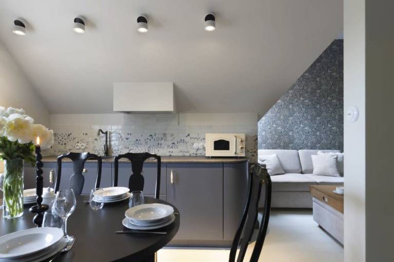 Child-friendly rental apartment with sauna, yard & jacuzzi | Next to the beach | Perfect for remote work | Dogs allowed — photo 3