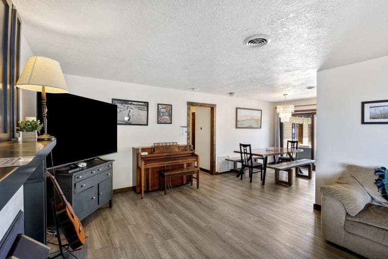 Lakefront Washington Home w/ Private Pool & Sauna — photo 5