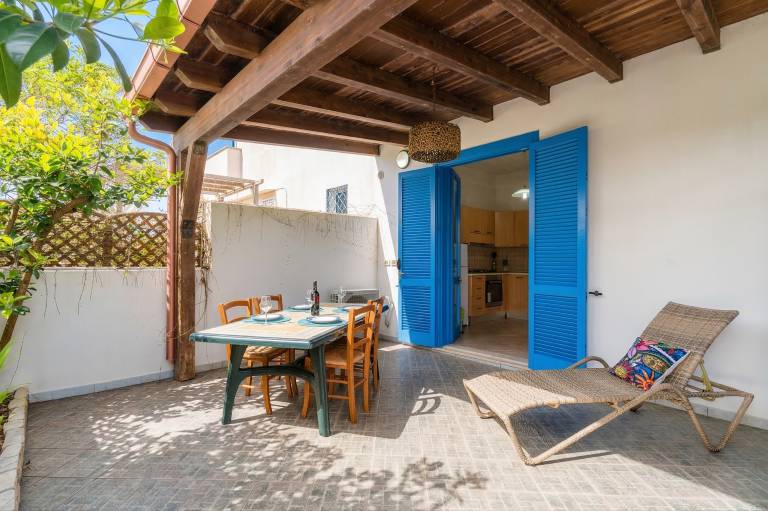 Vacation home with BBQ, yard & terrace | City view | Pet-friendly in Melendugno