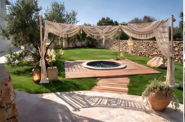 Beautiful lodge with garden, patio & hot tub | Garden view | Dogs allowed in Melissa