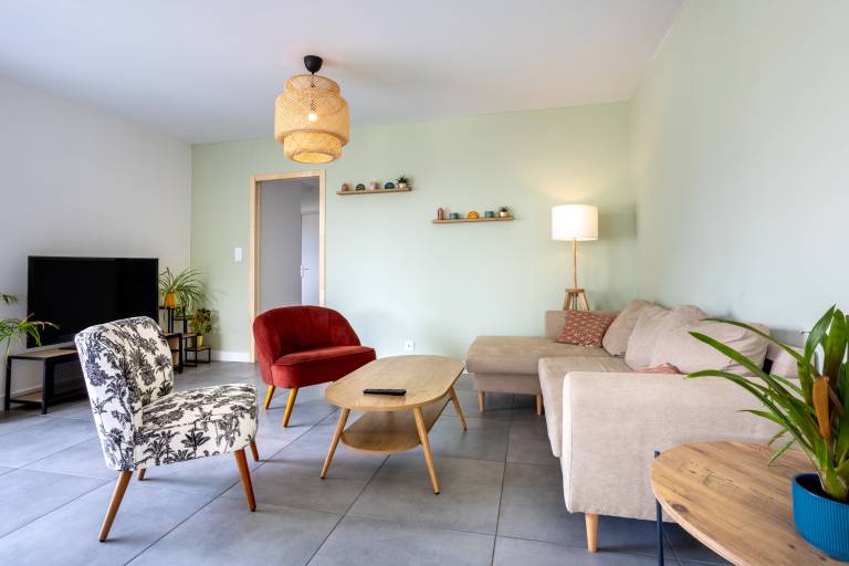 Family-friendly vacation home with barbeque, yard & fast internet | Garden view | Pet-friendly — photo 3
