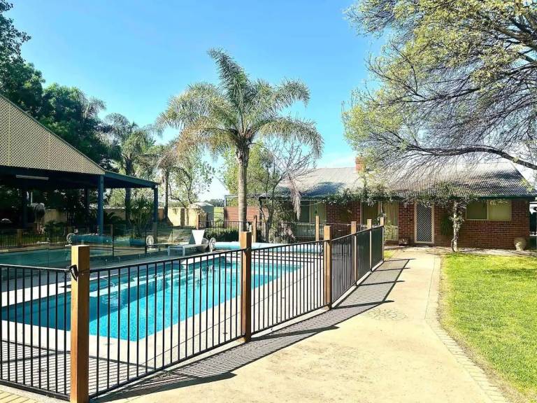 House Echuca Village