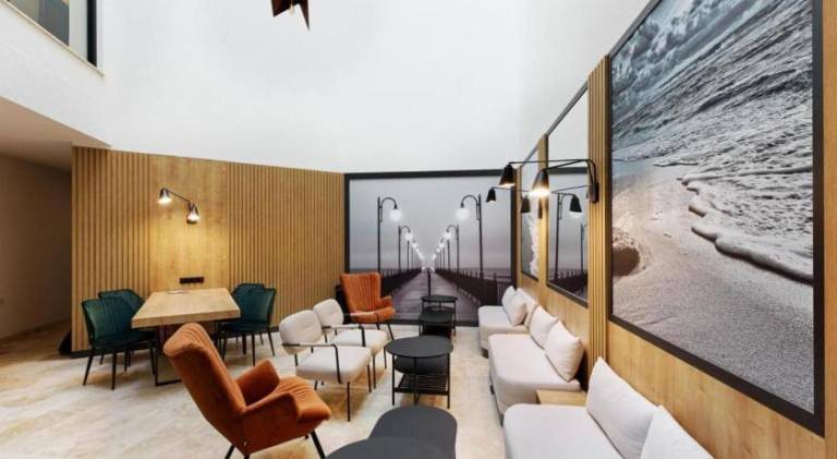 Apartment with jacuzzi & pool — photo 3