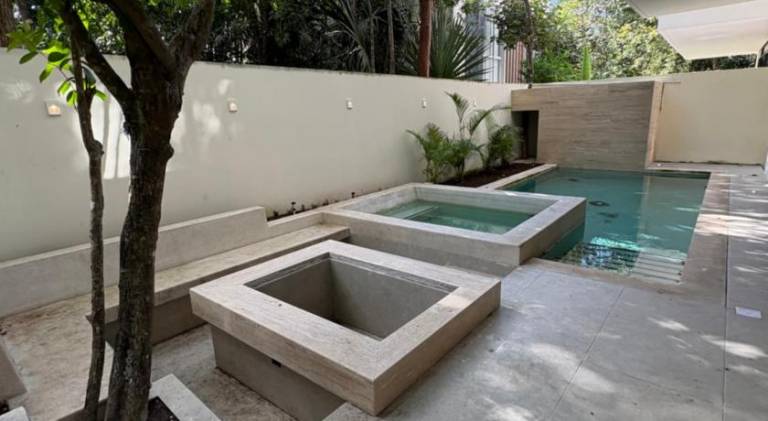 Villa with pool — photo 3