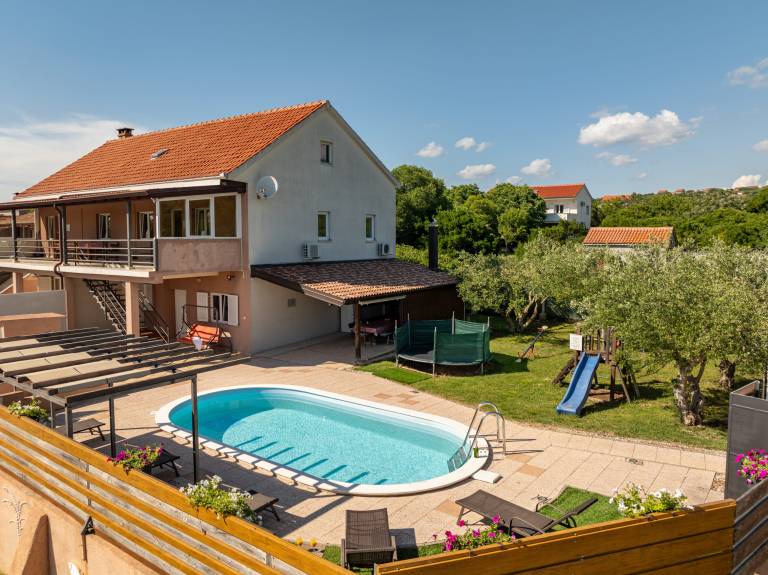 Vila  Zagrad, Benkovac