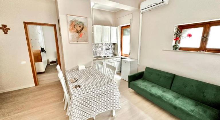 Holiday apartment with 2 rooms for 5 persons in Foggia