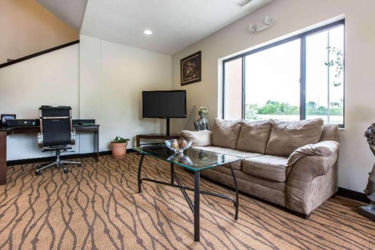 Surestay Plus Hotel By Best Western Peoria — photo 2