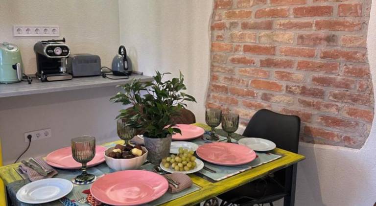 Rental apartment with patio — photo 4