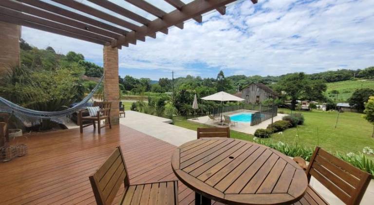 House with pool — photo 3
