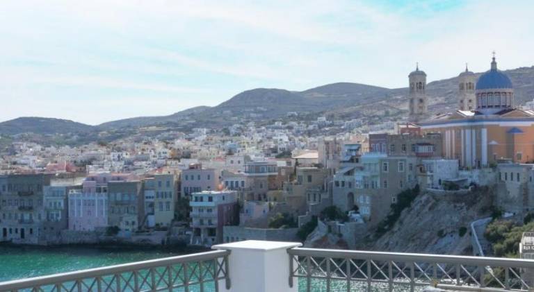 Pafsilipon Suites in Syros