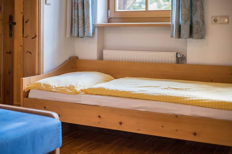 Family-friendly rental apartment with garden, hot tub & sauna | River view | Suitable for remote work | Pets are welcome — photo 2