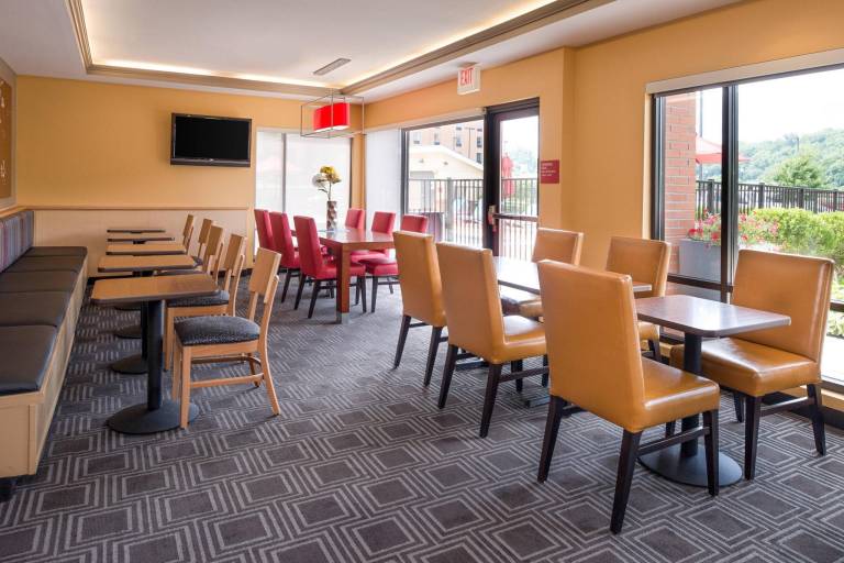 TownePlace Suites by Marriott Huntington — photo 5