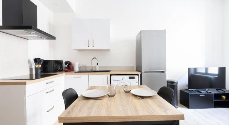 Beautiful rental apartment | Next to Popes' Palace | Suitable for remote work | Dogs allowed — photo 4