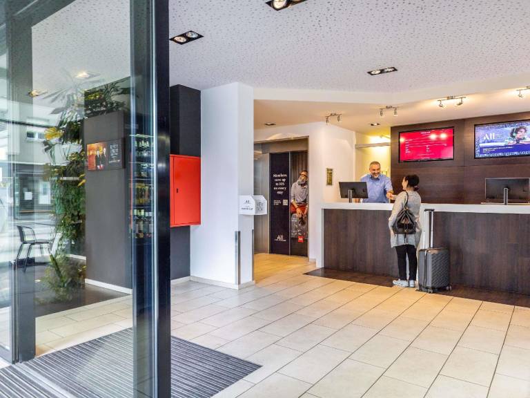 Ibis Basel Bahnhof Hotel — photo 4