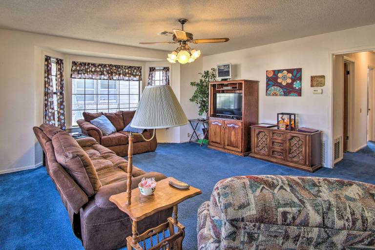 Dog-Friendly Bartlesville Retreat w/ Yard! — photo 2