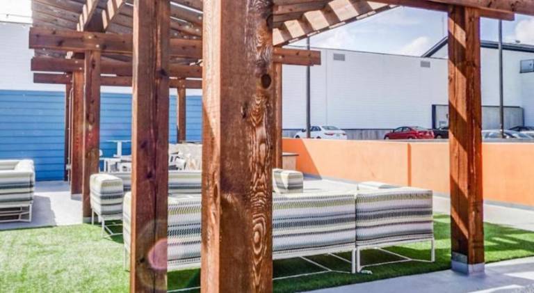Pleasant apartment with pool | Pet-friendly in Atlanta, GA